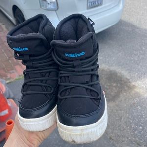 Native snow boots for toddler